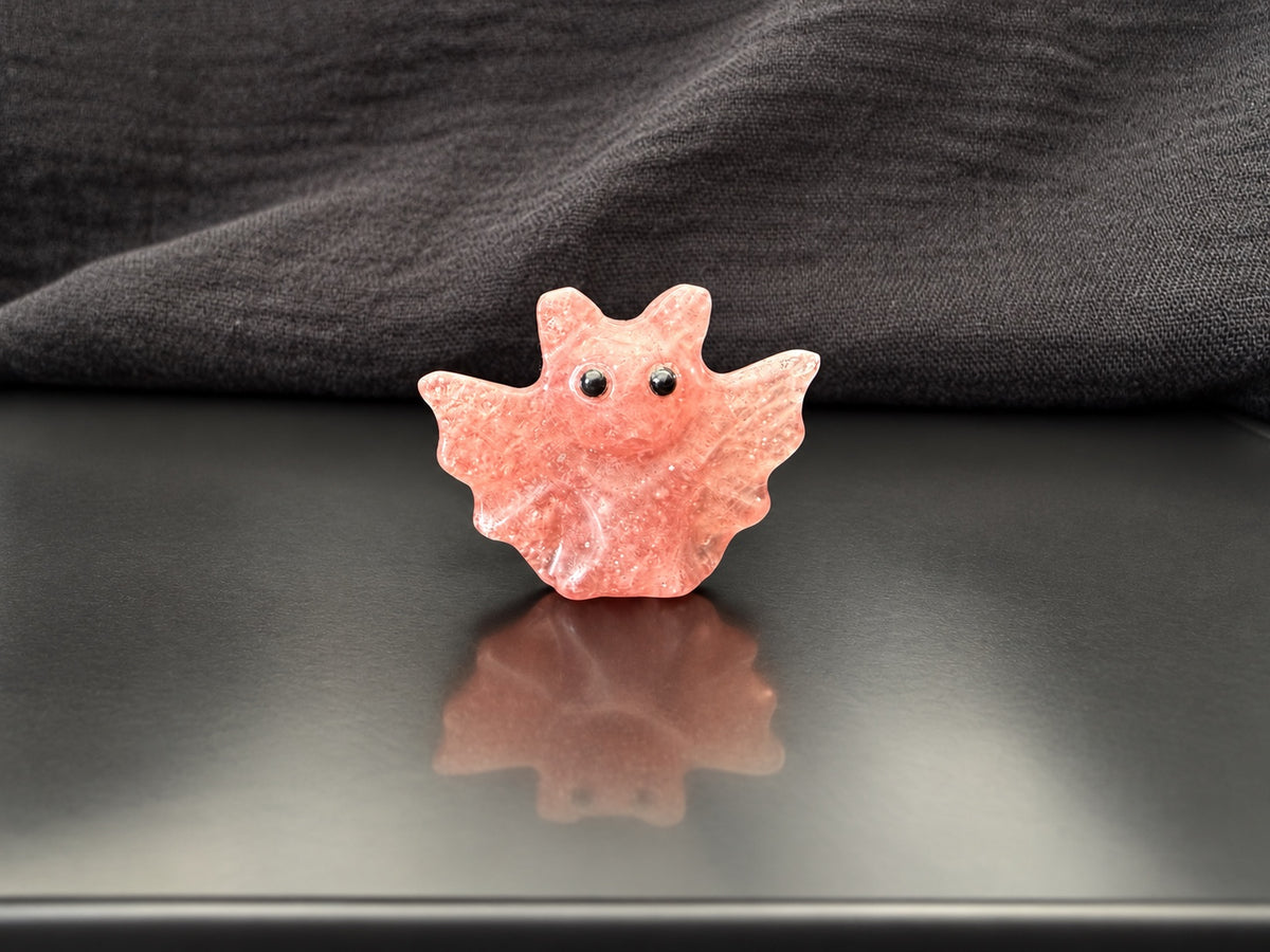 Mini Strawberry Quartz bat carving